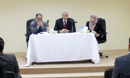 رئيس جامعة العين يلتقي بأعضاء الهيئة التدريسية