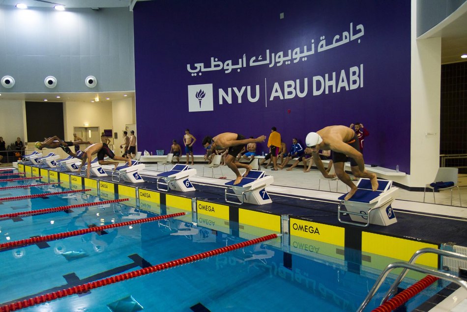 بطولة السباحة في جامعة نيويورك أبوظبي