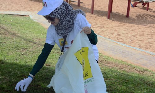 مشاركة فعالة لجامعة العين في حملة نظفوا الإمارات 2016