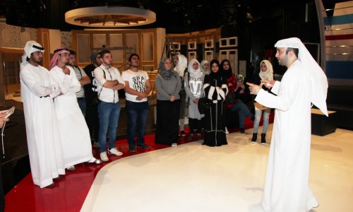 طلبة جامعة العين في زيارة إلى شبكة قنوات دبي