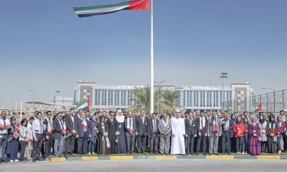 علم الإمارات يرفرف عالياً في سماء جامعة العين احتفالاً بيوم العلم