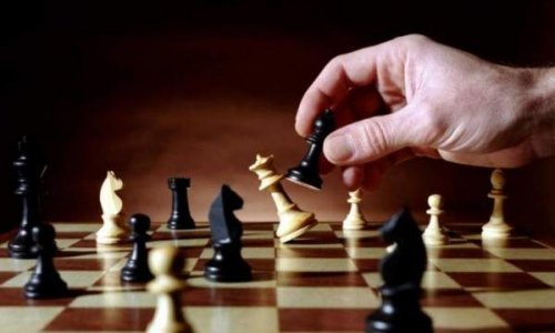 منافسات مثيرة في بطولة الشطرنج الافتراضية 