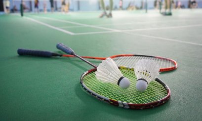 Healthy competition between students in the badminton championship
