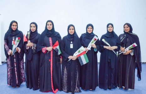 أسرة جامعة العين تحتفل بيوم المرأة الإماراتية